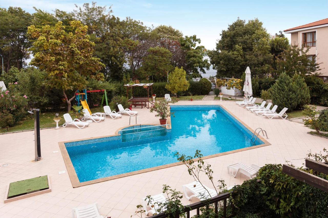 Aparthouse Paradise Bay Lägenhet Sozopol Exteriör bild