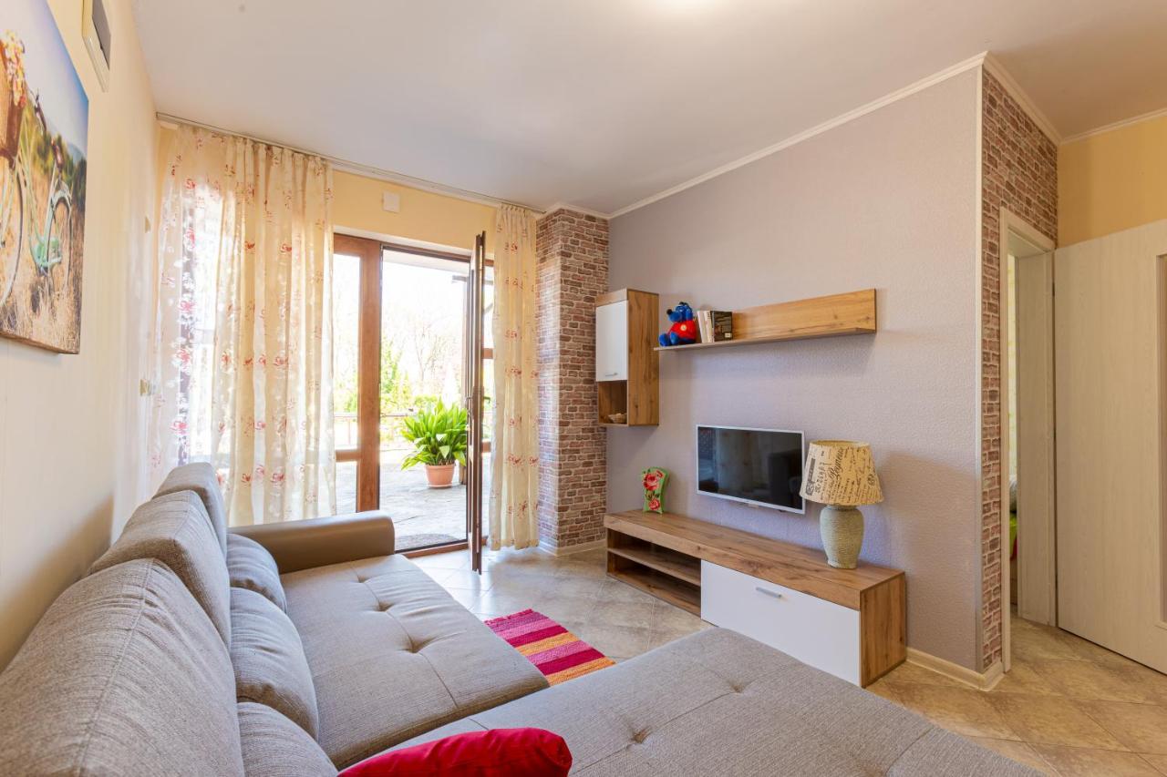 Aparthouse Paradise Bay Lägenhet Sozopol Exteriör bild