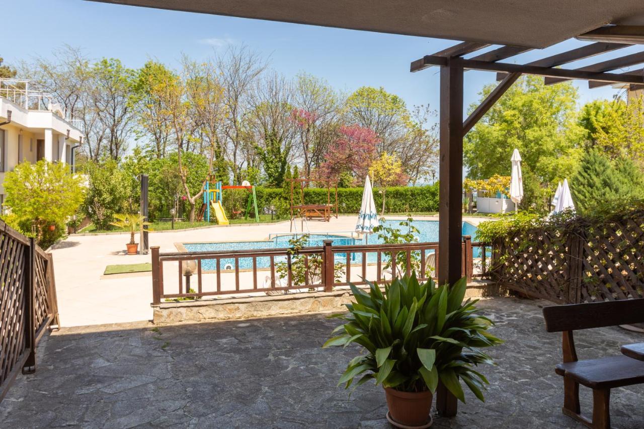 Aparthouse Paradise Bay Lägenhet Sozopol Exteriör bild
