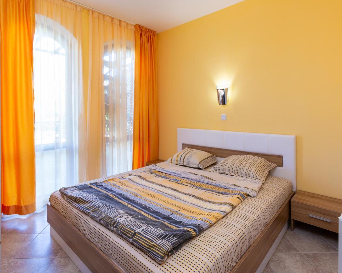 Aparthouse Paradise Bay Lägenhet Sozopol Exteriör bild