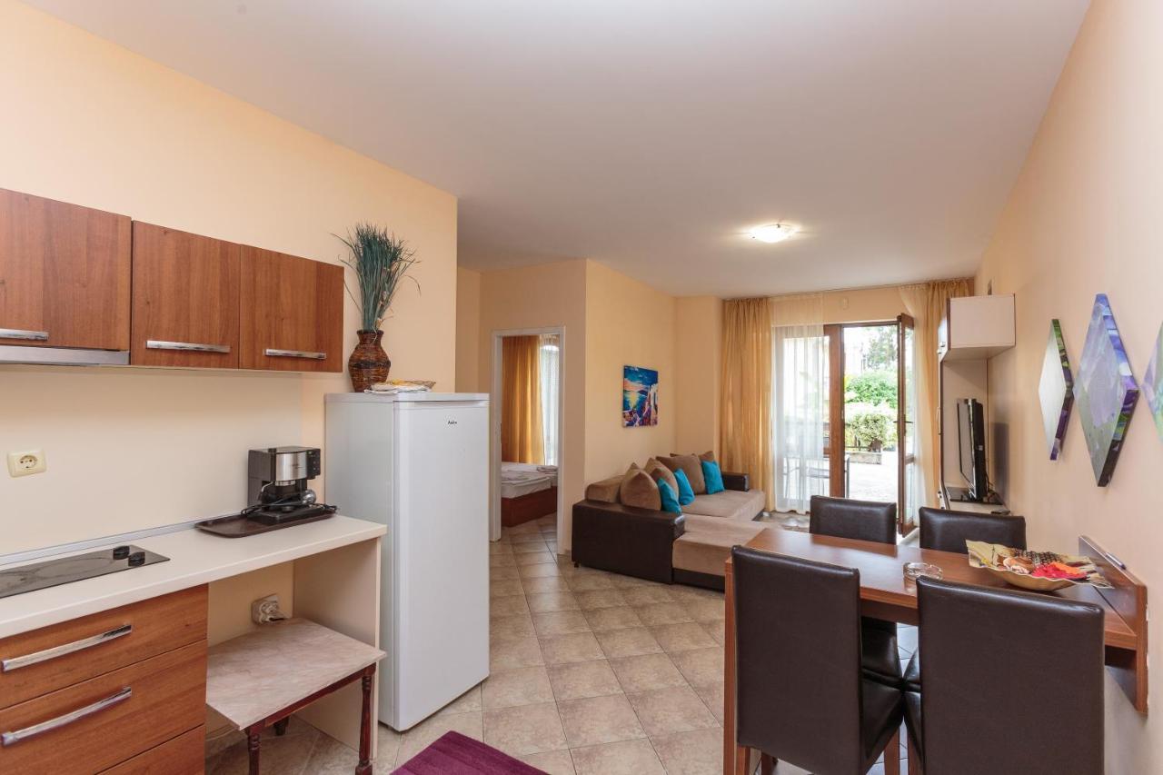 Aparthouse Paradise Bay Lägenhet Sozopol Exteriör bild