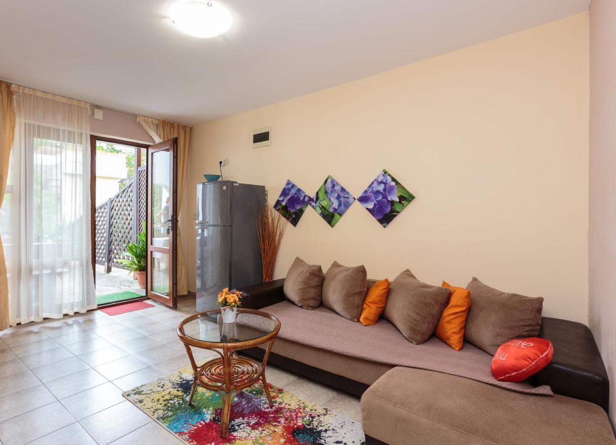 Aparthouse Paradise Bay Lägenhet Sozopol Exteriör bild