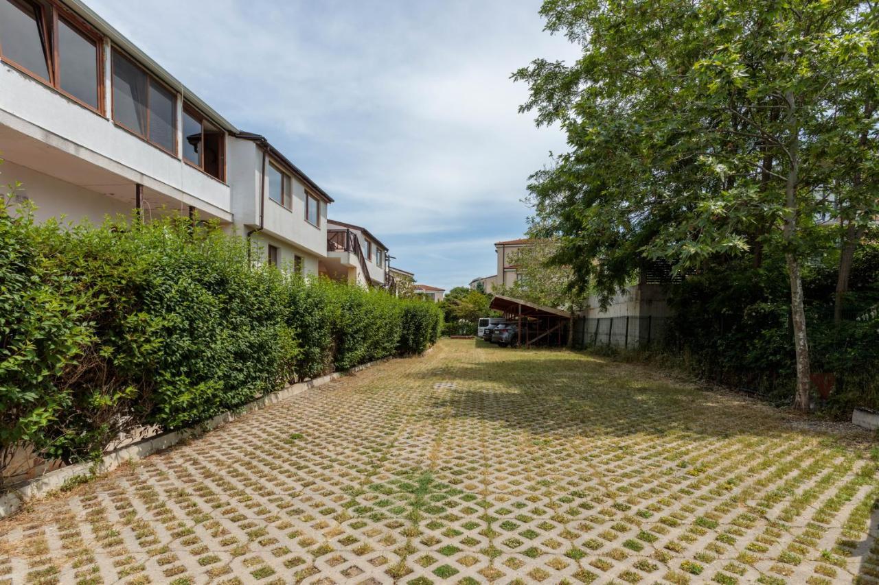 Aparthouse Paradise Bay Lägenhet Sozopol Exteriör bild