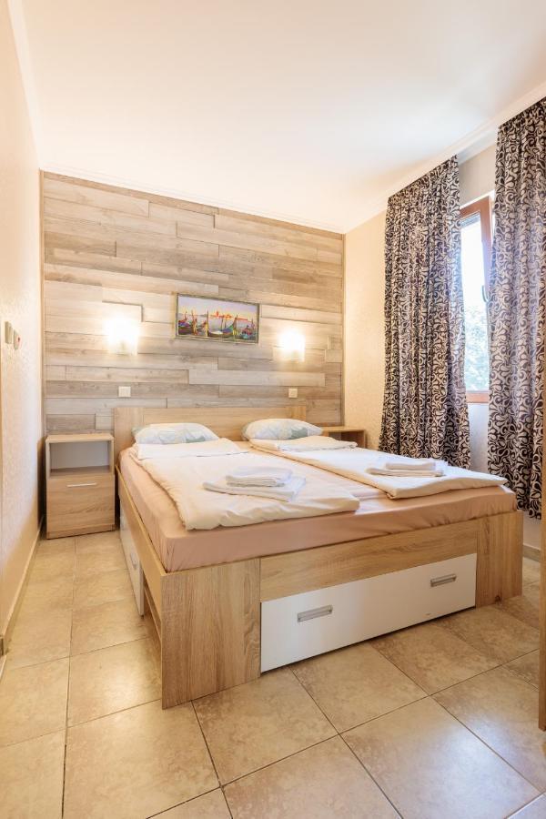 Aparthouse Paradise Bay Lägenhet Sozopol Exteriör bild