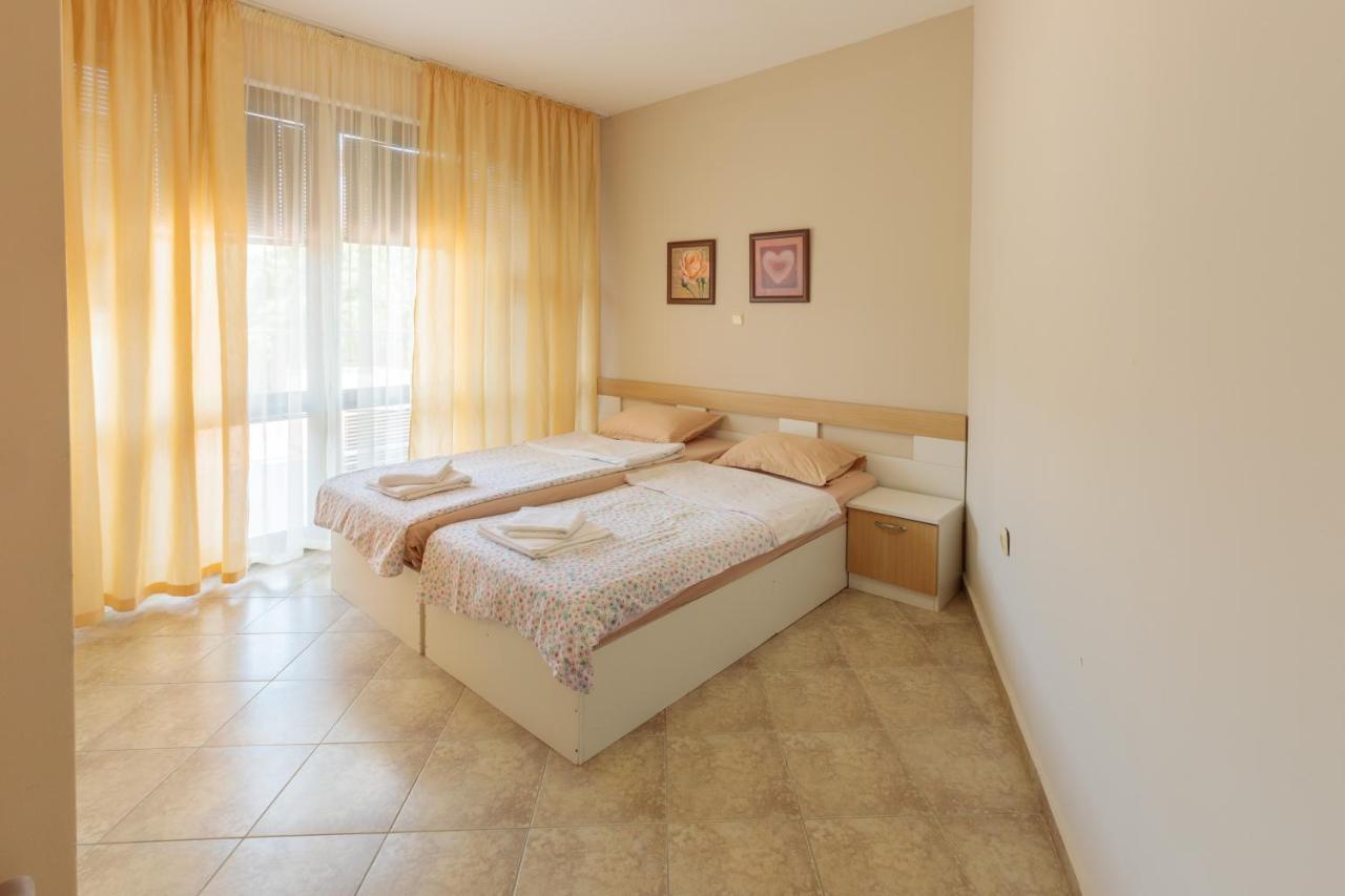 Aparthouse Paradise Bay Lägenhet Sozopol Exteriör bild